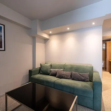 Semi-basement - Asklipiou Cube דירה קלמאטה