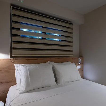 Semi-basement - Asklipiou Cube * קלמאטה