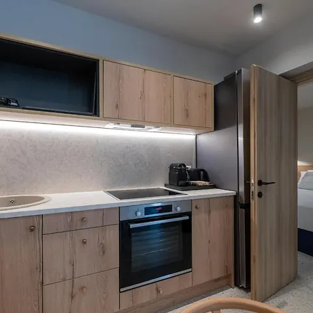 Semi-basement - Asklipiou Cube *